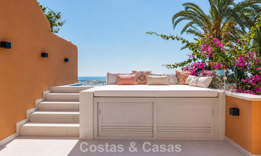 Luxe duplex penthouse met panoramisch uitzicht te koop in Nueva Andalucia’s golfvallei, Marbella 808066