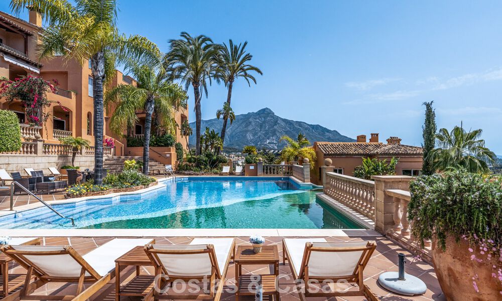 Luxe duplex penthouse met panoramisch uitzicht te koop in Nueva Andalucia’s golfvallei, Marbella 808067