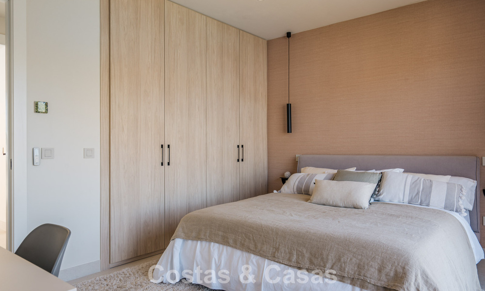 Luxe duplex penthouse met panoramisch uitzicht te koop in Nueva Andalucia’s golfvallei, Marbella 808089