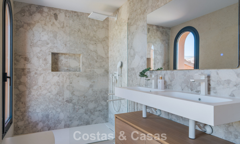 Luxe duplex penthouse met panoramisch uitzicht te koop in Nueva Andalucia’s golfvallei, Marbella 808091