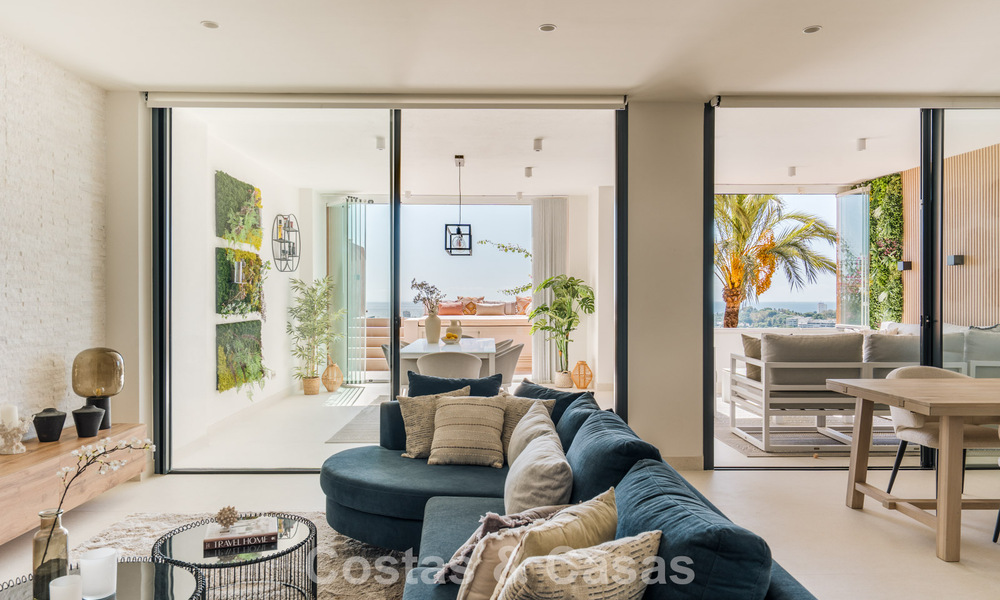 Luxe duplex penthouse met panoramisch uitzicht te koop in Nueva Andalucia’s golfvallei, Marbella 808096