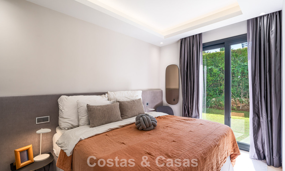 Hedendaagse luxe villa met minimalistisch design te koop in Nueva Andalucia, Marbella 808102