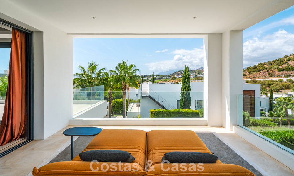 Hedendaagse luxe villa met minimalistisch design te koop in Nueva Andalucia, Marbella 808112