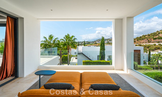 Hedendaagse luxe villa met minimalistisch design te koop in Nueva Andalucia, Marbella 808112 
