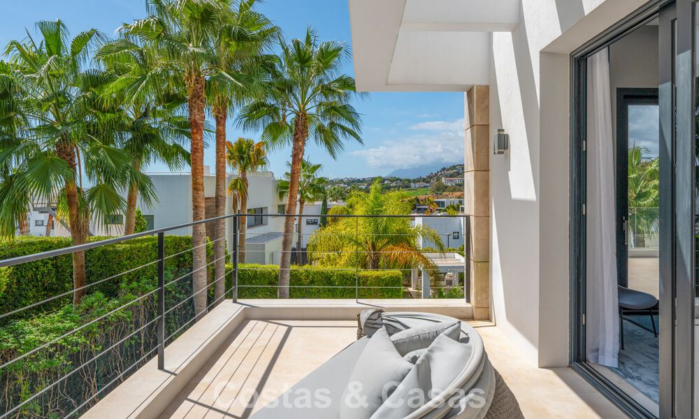 Hedendaagse luxe villa met minimalistisch design te koop in Nueva Andalucia, Marbella 808113