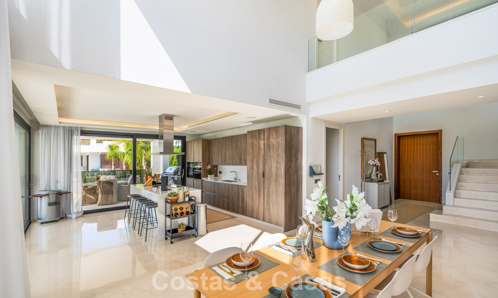 Hedendaagse luxe villa met minimalistisch design te koop in Nueva Andalucia, Marbella 808118