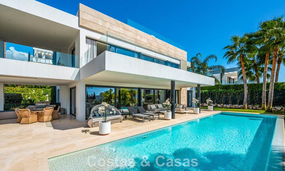 Hedendaagse luxe villa met minimalistisch design te koop in Nueva Andalucia, Marbella 808122