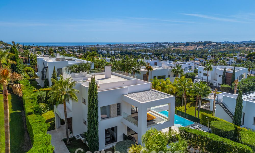 Hedendaagse luxe villa met minimalistisch design te koop in Nueva Andalucia, Marbella 808127