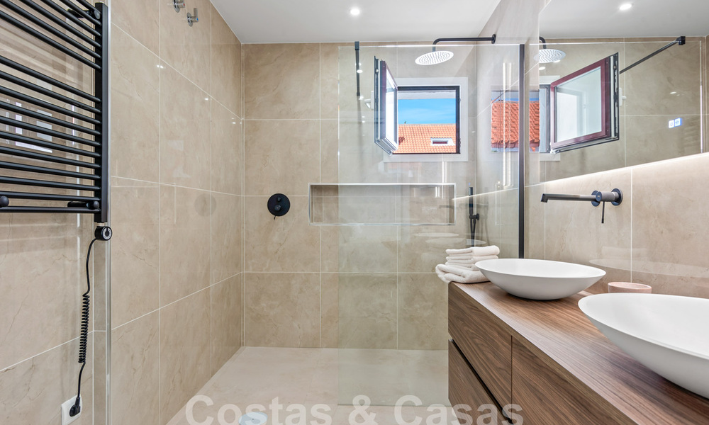 Ruime appartementen te koop in La Maestranza op een steenworp van alle voorzieningen in Nueva Andalucia, Marbella 808265