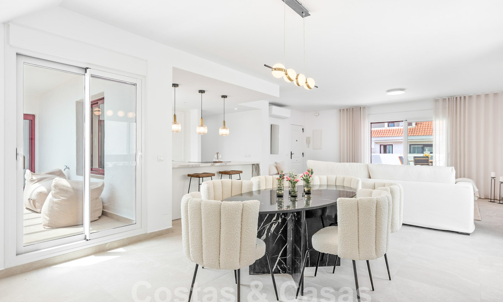 Ruime appartementen te koop in La Maestranza op een steenworp van alle voorzieningen in Nueva Andalucia, Marbella 808274