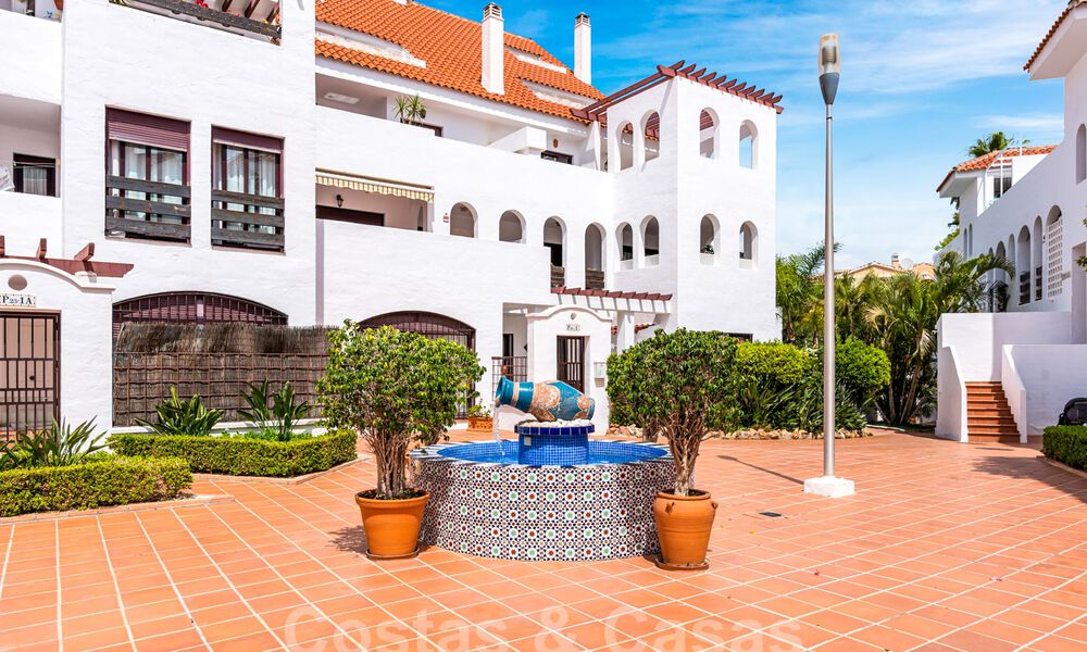 Ruime appartementen te koop in La Maestranza op een steenworp van alle voorzieningen in Nueva Andalucia, Marbella 808289