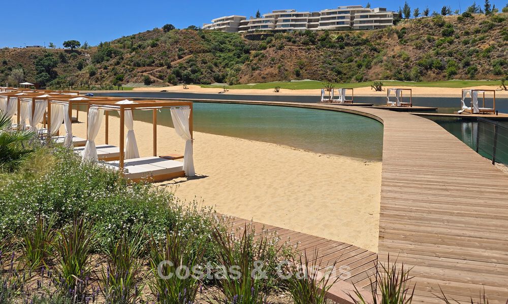 Eigentijdse luxe appartementen te koop in een golfresort in de heuvels van Marbella - Benahavis 808670