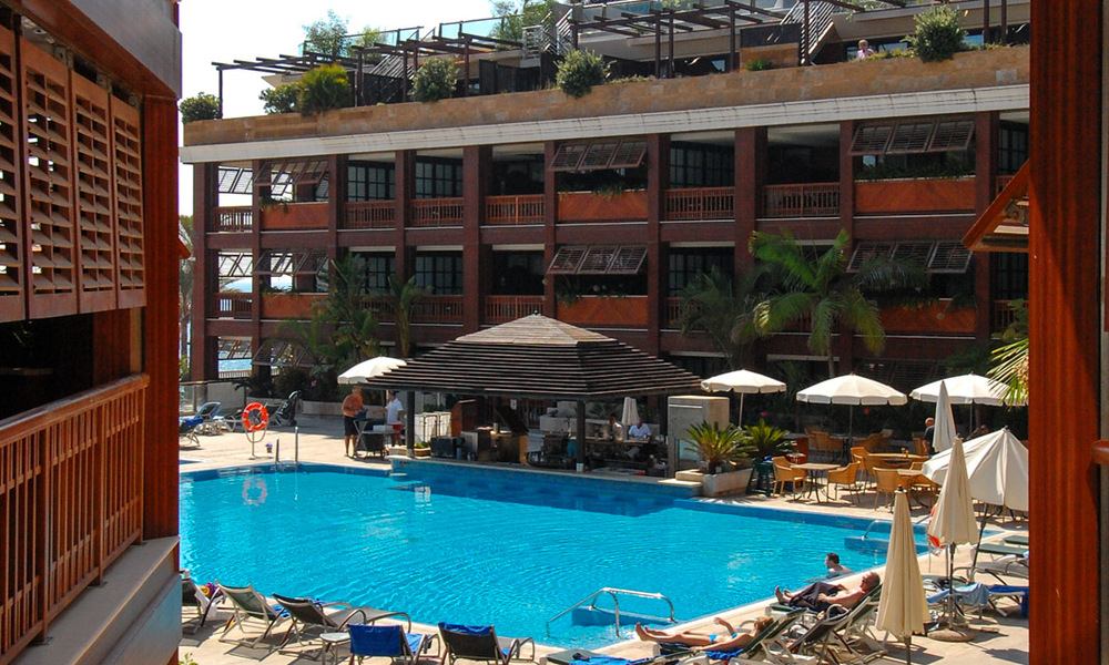 Appartementen in een hotel te koop direct aan het strand in Puerto Banus - Marbella 32080