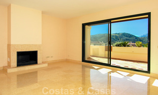 Luxe eerstelijnsgolf appartementen te koop in Marbella - Benahavis 23812 