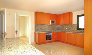 Luxe eerstelijnsgolf appartementen te koop in Marbella - Benahavis 23816 