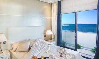 Frontline beach luxe appartement te koop met open zeezicht, Estepona, Costa del Sol 9759 