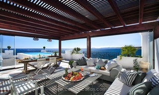 Beachfont luxe penthouse te koop, Estepona, Costa del Sol, Eerstelijn strand met zeezicht en privé zwembad 9832 
