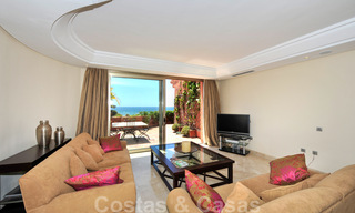 Exclusief Beachfront penthouse appartement te koop, frontline beach in Los Monteros te Marbella 37170 