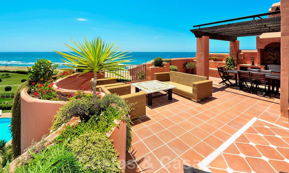 Exclusief Beachfront penthouse appartement te koop, frontline beach in Los Monteros te Marbella 37185