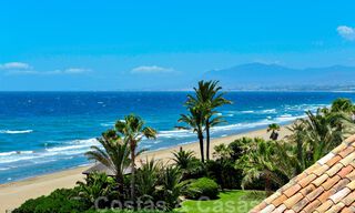 Exclusief Beachfront penthouse appartement te koop, frontline beach in Los Monteros te Marbella 37193 