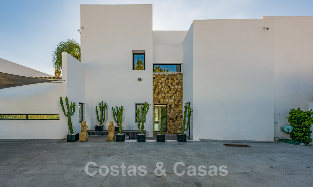 Moderne luxevilla te koop in een golfwijk in Marbella - Benahavis 49494