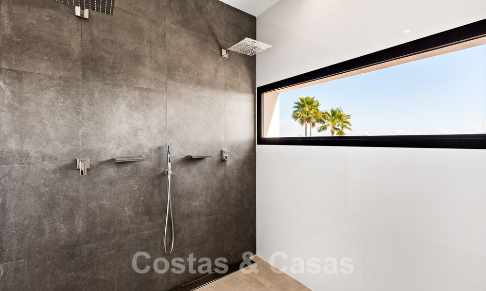 Moderne luxevilla te koop in een golfwijk in Marbella - Benahavis 49505