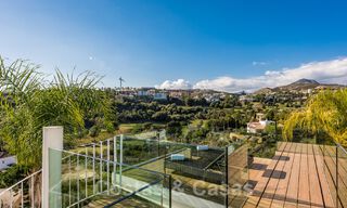 Moderne luxevilla te koop in een golfwijk in Marbella - Benahavis 49509 