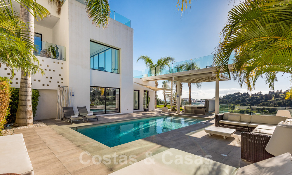 Moderne luxevilla te koop in een golfwijk in Marbella - Benahavis 49519