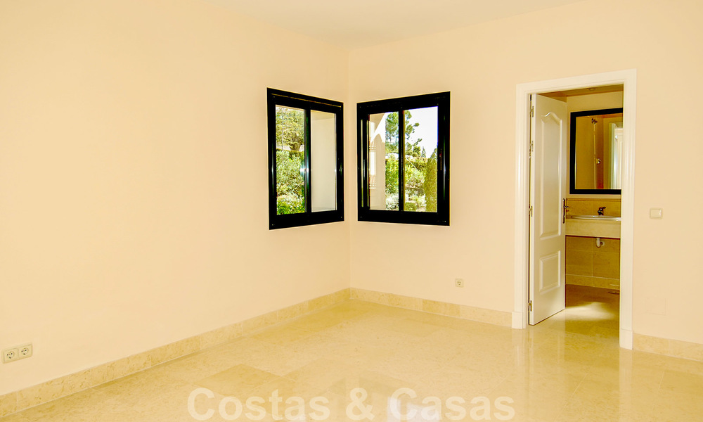 Capanes del Golf: Ruime luxe appartementen te koop omringd door de golfcourse, Marbella - Benahavis 23851