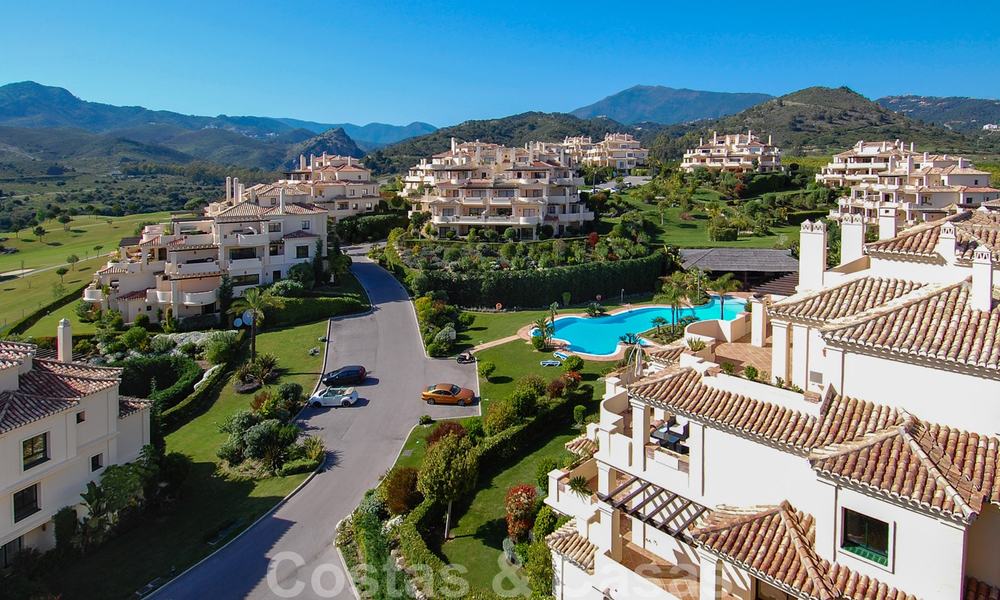 Capanes del Golf: Ruime luxe appartementen te koop omringd door de golfcourse, Marbella - Benahavis 23874