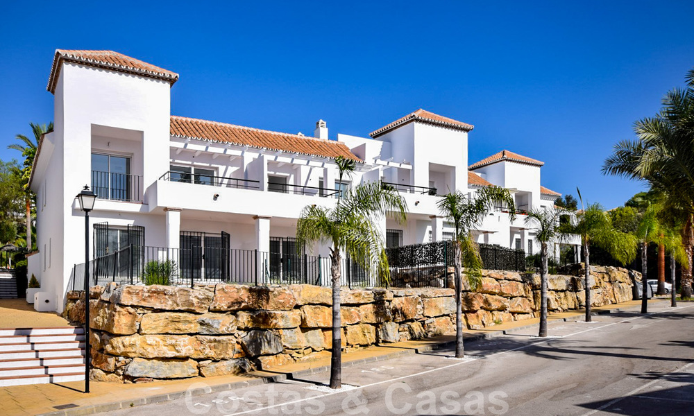 Goedkope appartementen te koop in een omheind resort in Nueva Andalucia te Marbella 20688