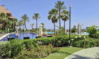Luxe eerstelijn zee appartementen te koop in Malibu, Puerto Banus, Marbella 23175 