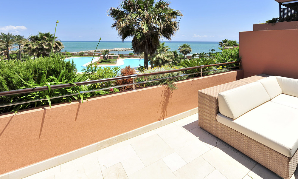 Luxe eerstelijn zee appartementen te koop in Malibu, Puerto Banus, Marbella 23196