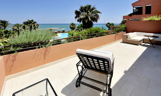 Luxe eerstelijn zee appartementen te koop in Malibu, Puerto Banus, Marbella 23197 