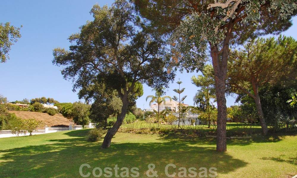 Luxe villa te koop in kolloniale stijl in Marbella op een groot perceel 22583