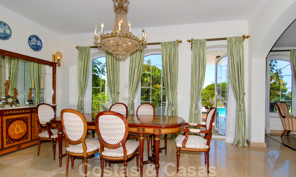 Luxe villa te koop in kolloniale stijl in Marbella op een groot perceel 22589