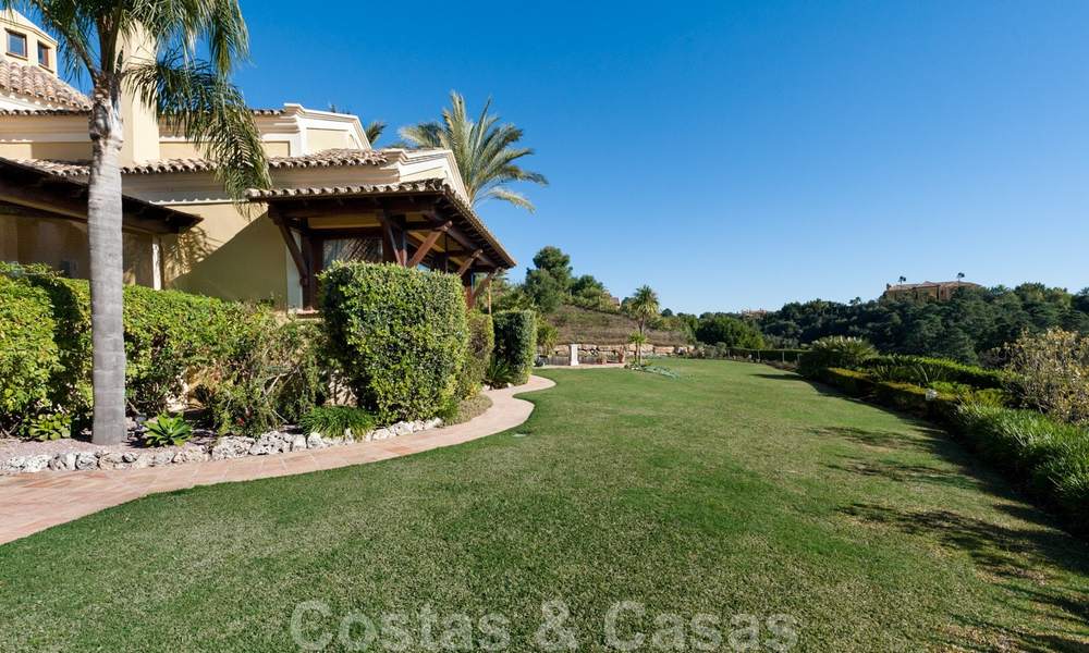 Opportuniteit! Exclusieve golf villa te koop in La Zagaleta in het gebied van Marbella - Benahavis. Sterk verlaagd in prijs. 28440