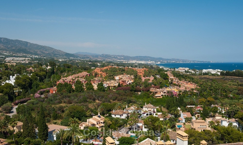 Appartementen te koop op wandelafstand van alle voorzieningen en Puerto Banus en zeezicht in Nueva Andalucia, Marbella 1144