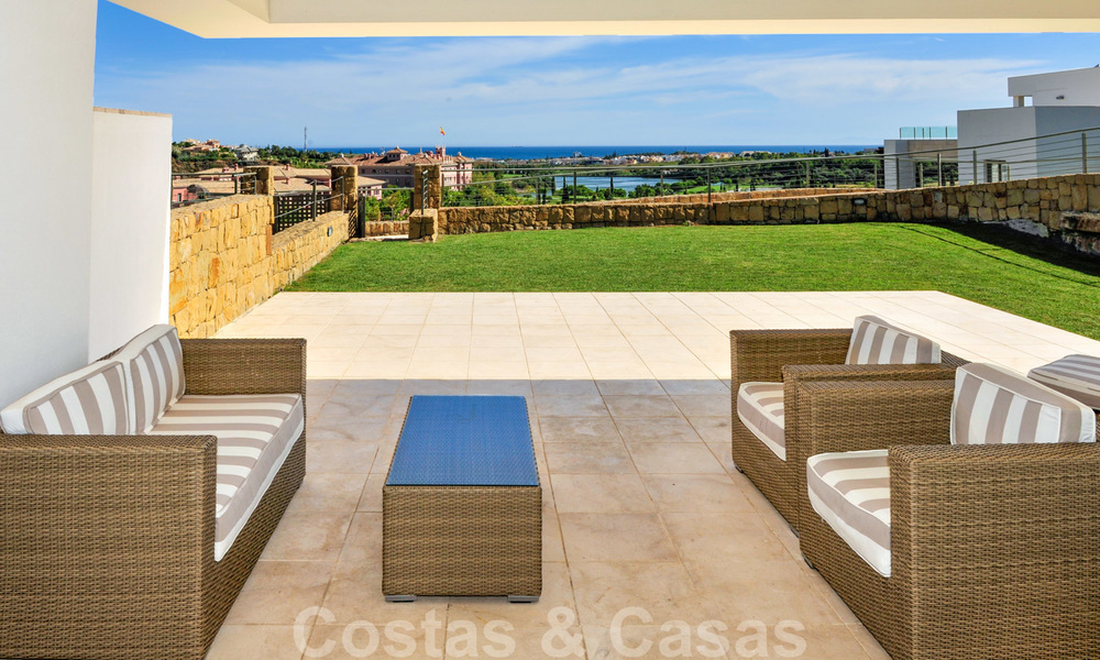 Moderne luxe eerstelijnsgolf appartementen met schitterend golf- en zeezicht te koop in Marbella - Benahavis 23884