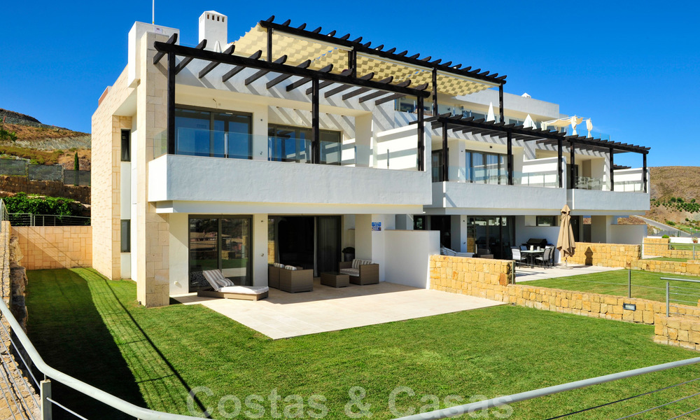 Moderne luxe eerstelijnsgolf appartementen met schitterend golf- en zeezicht te koop in Marbella - Benahavis 23892