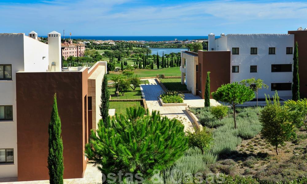 Moderne luxe eerstelijnsgolf appartementen met schitterend golf- en zeezicht te koop in Marbella - Benahavis 23899