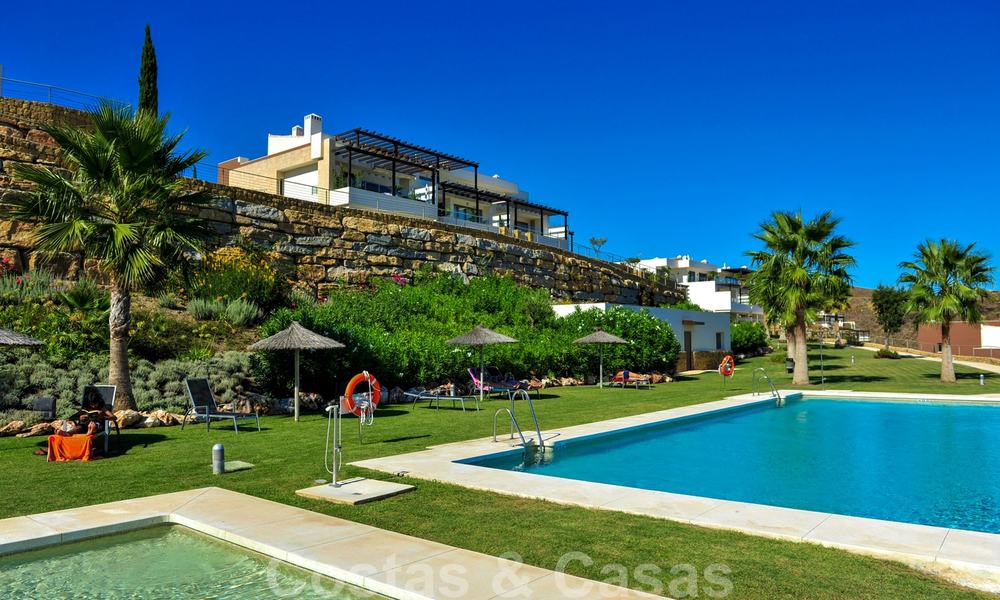 Moderne luxe eerstelijnsgolf appartementen met schitterend golf- en zeezicht te koop in Marbella - Benahavis 23902