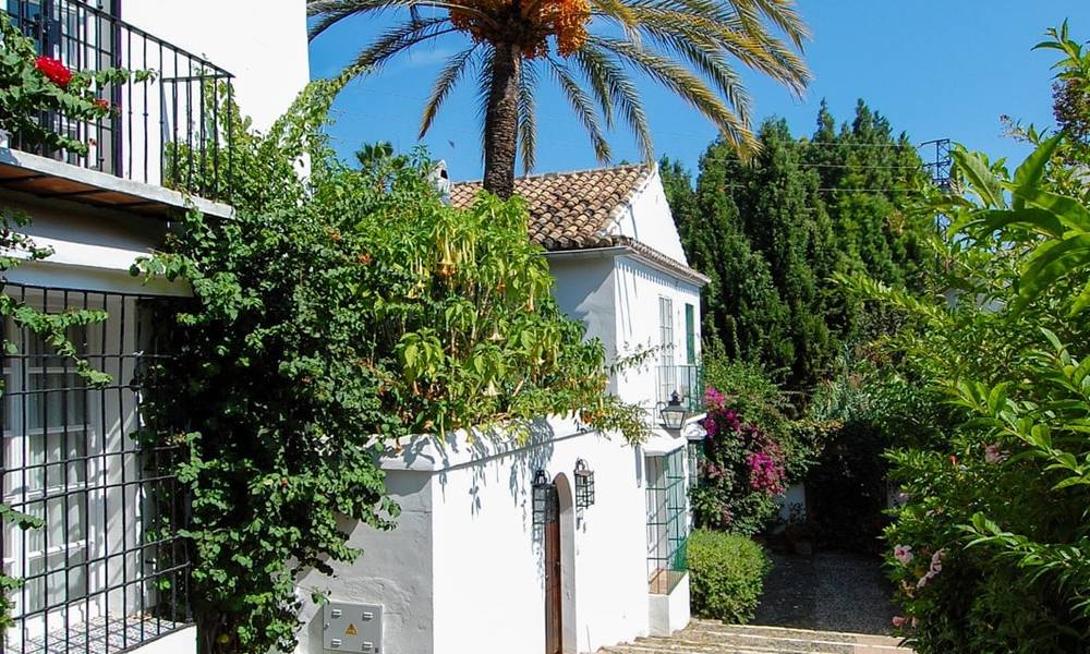 Koophuizen in een Andalusische dorpsstijl te Marbella 28247