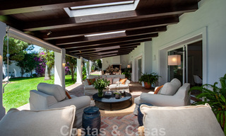 Traditionele Mediterrane luxevilla op een groot perceel te koop op de Golden Mile te Marbella 44204 