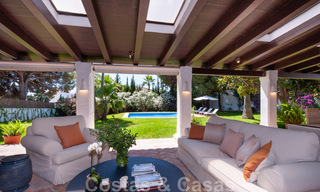 Traditionele Mediterrane luxevilla op een groot perceel te koop op de Golden Mile te Marbella 44215 