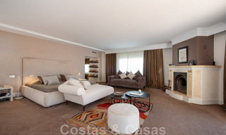 Traditionele Mediterrane luxevilla op een groot perceel te koop op de Golden Mile te Marbella 44224 