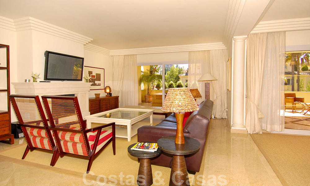 Uniek luxe dubbel-appartement te koop in Nueva Andalucia te Marbella 22890