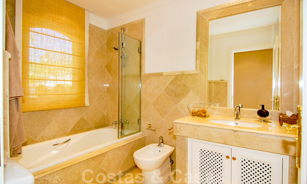 Uniek luxe dubbel-appartement te koop in Nueva Andalucia te Marbella 22904