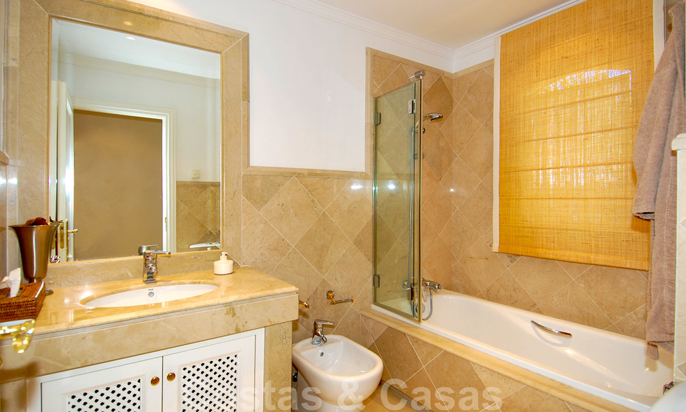 Uniek luxe dubbel-appartement te koop in Nueva Andalucia te Marbella 22912