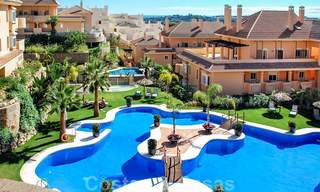 Ruime luxe appartementen en penthouses te koop in een gegeerd complex in Nueva Andalucia, Marbella 20798 